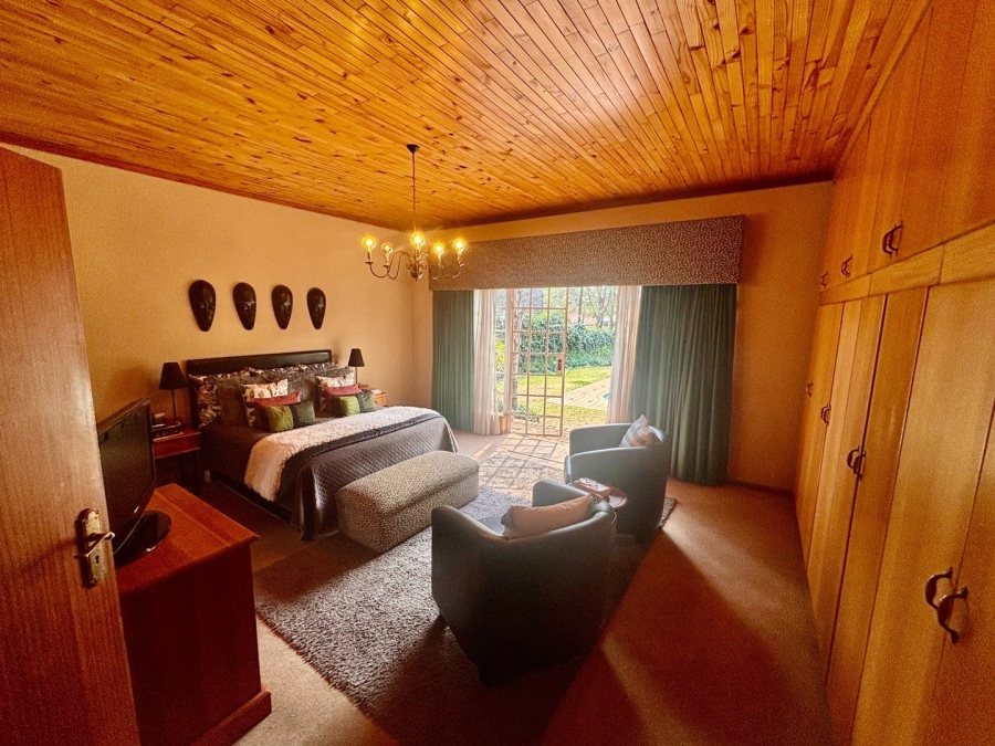 5 Bedroom Property for Sale in Wilkoppies North West